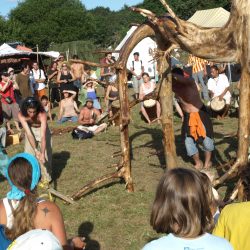 festival l'Arbre qui Marche dans les Mont d Ares'